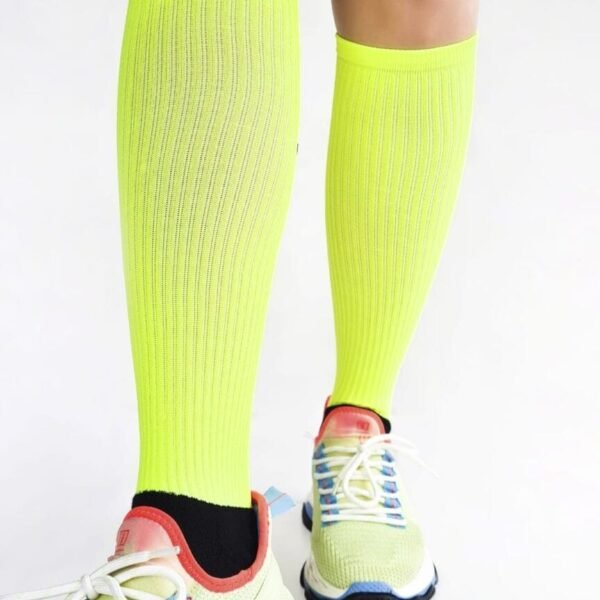 Medias largas amarillo neón