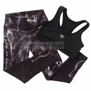 Conjunto deportivo print negro (talla L)