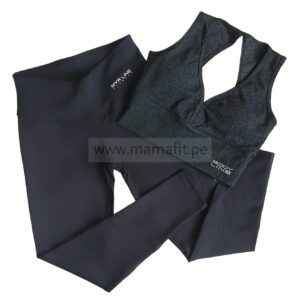 Conjunto deportivo gris