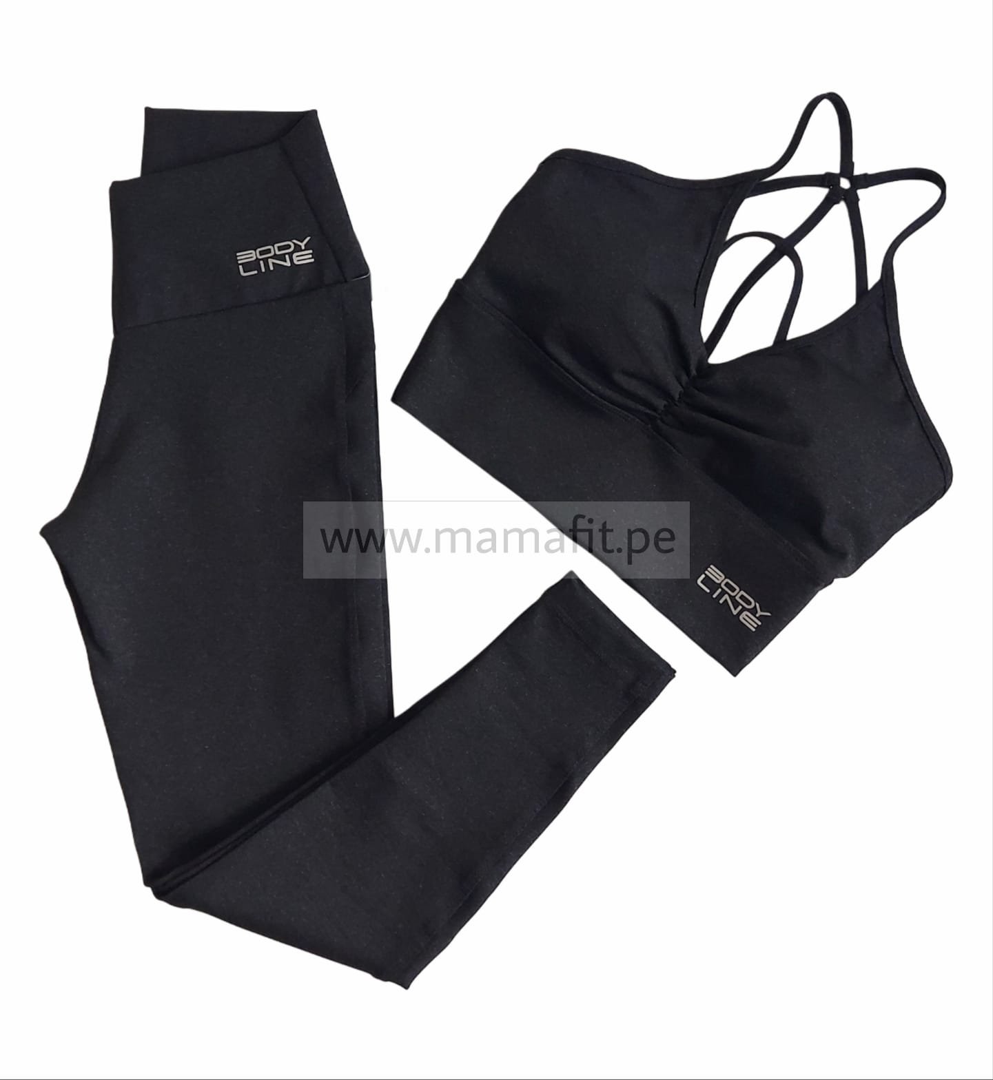 Conjunto deportivo gris